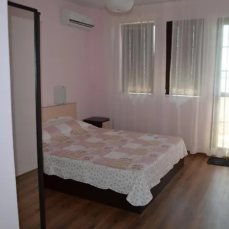 ベッド・アンド・ブレックファスト Vis 3*