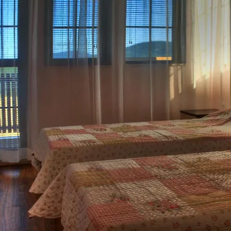 Vis Bed & Breakfast *